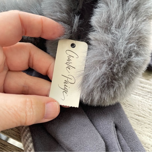 Charlie Paige Gray Fur-Trimmed Herringbone Technology Friendly Gloves NWT - Picture 6 of 7